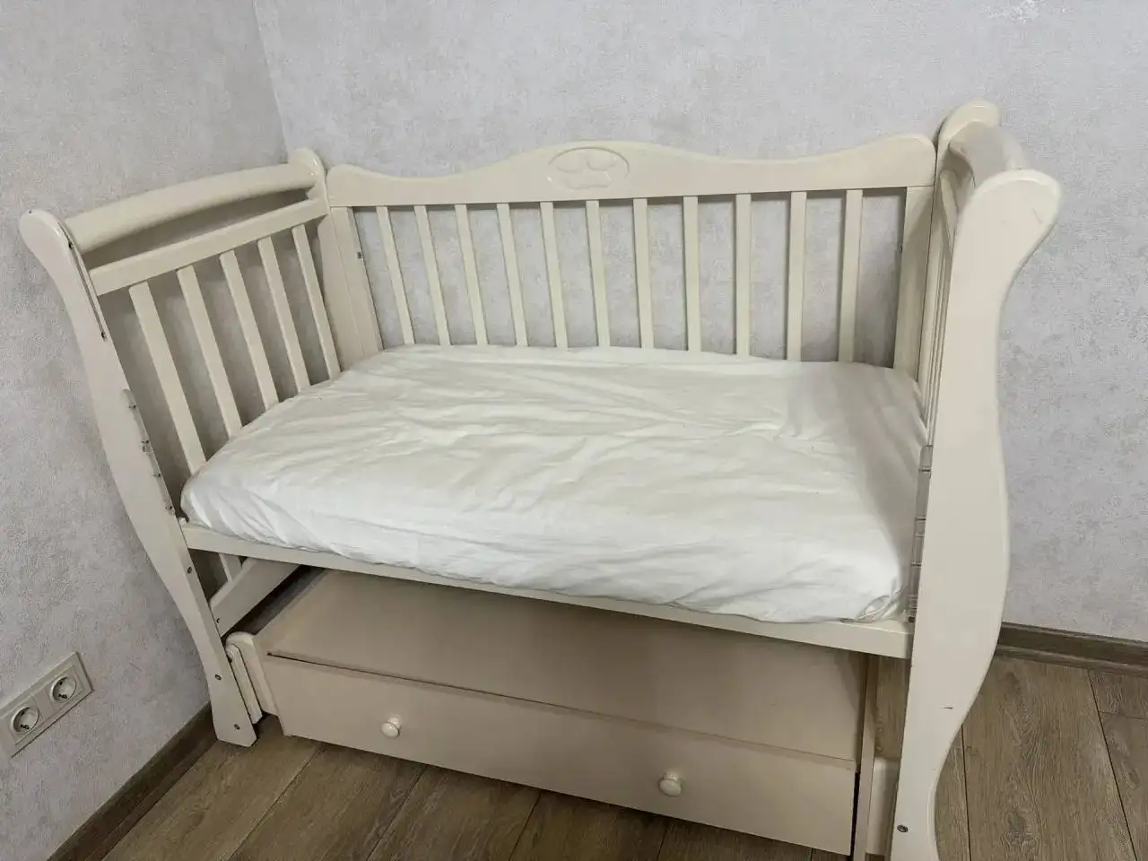 Продам трансформер диван и детскую кроватку - Для дома и дачи в Ставрополь