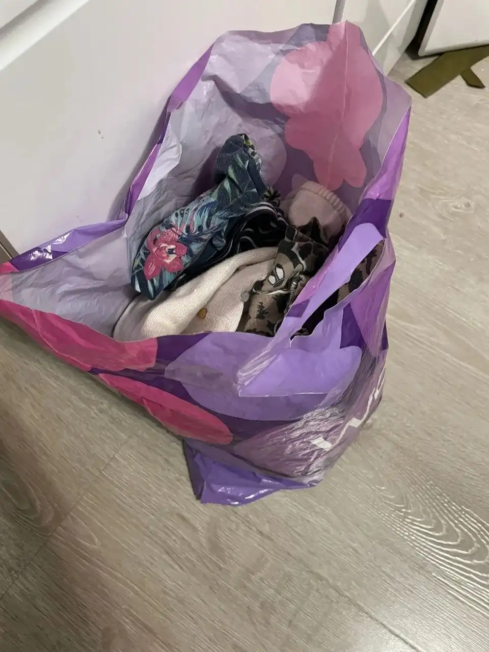 Отдам 2 пакета одежды на девочку 5-6 лет - Детская одежда (Одежда) в Ставрополь