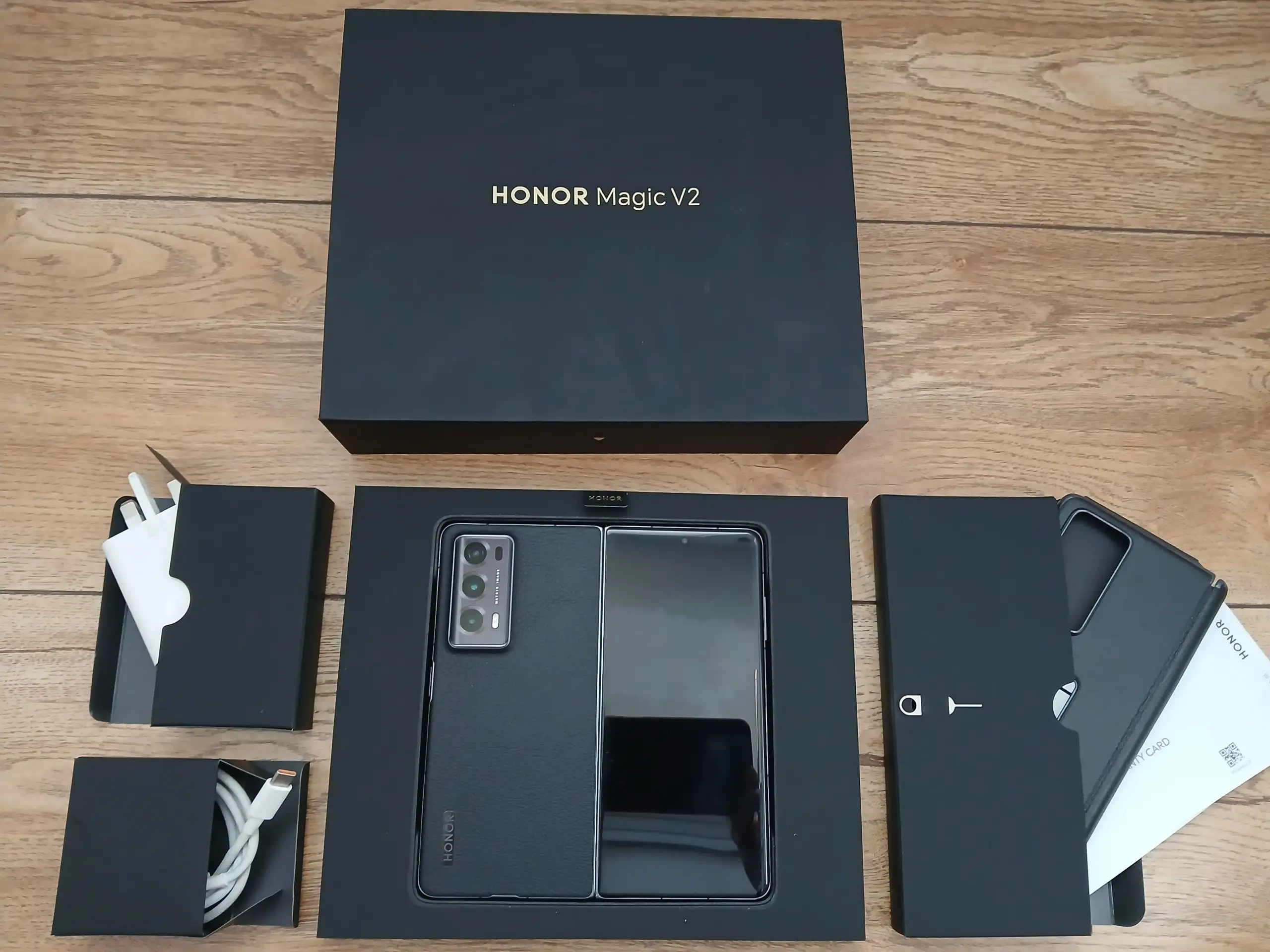 Продам Honor Magic V2 - Мобильные телефоны и аксессуары (Электроника) в Ставрополь