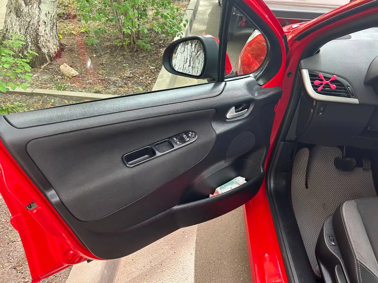 Peugeot 207 2010 года в идеальном состоянии - Легковые автомобили (Авто) в Ставрополь