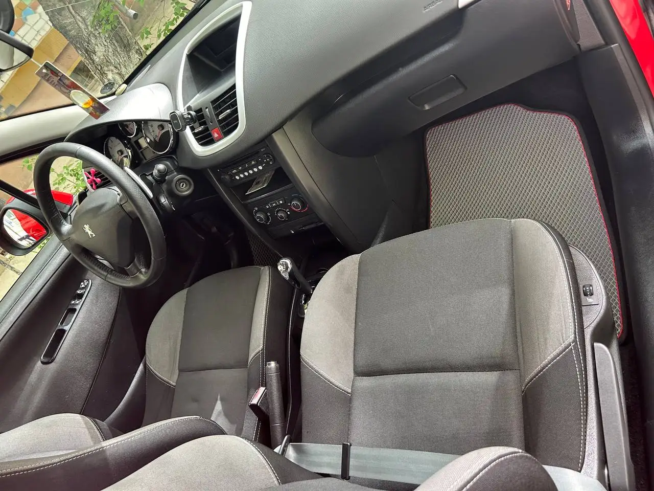 Peugeot 207 2010 года в идеальном состоянии - Легковые автомобили (Авто) в Ставрополь
