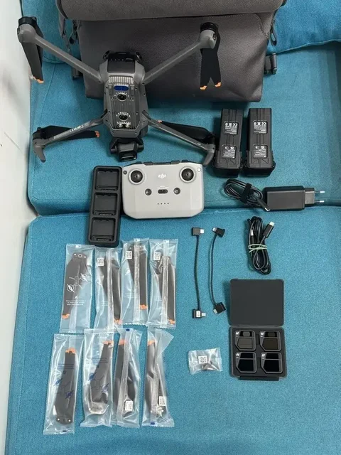 Продам Mavic 3 COMBO - Холодильники в Ставрополь