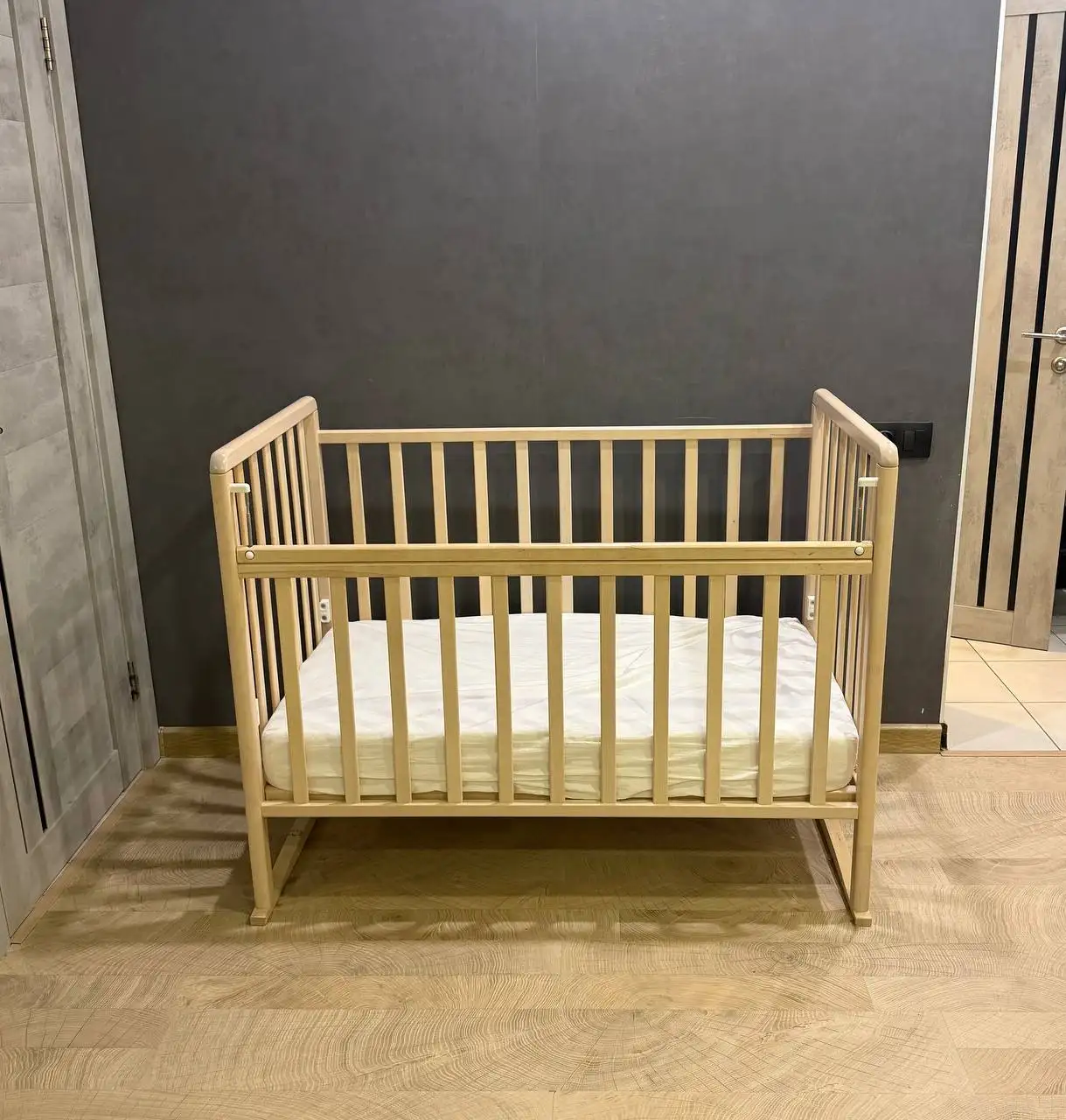Детская кроватка из дерева с матрасом - Детские кроватки (Товары для детей) в Ставрополь