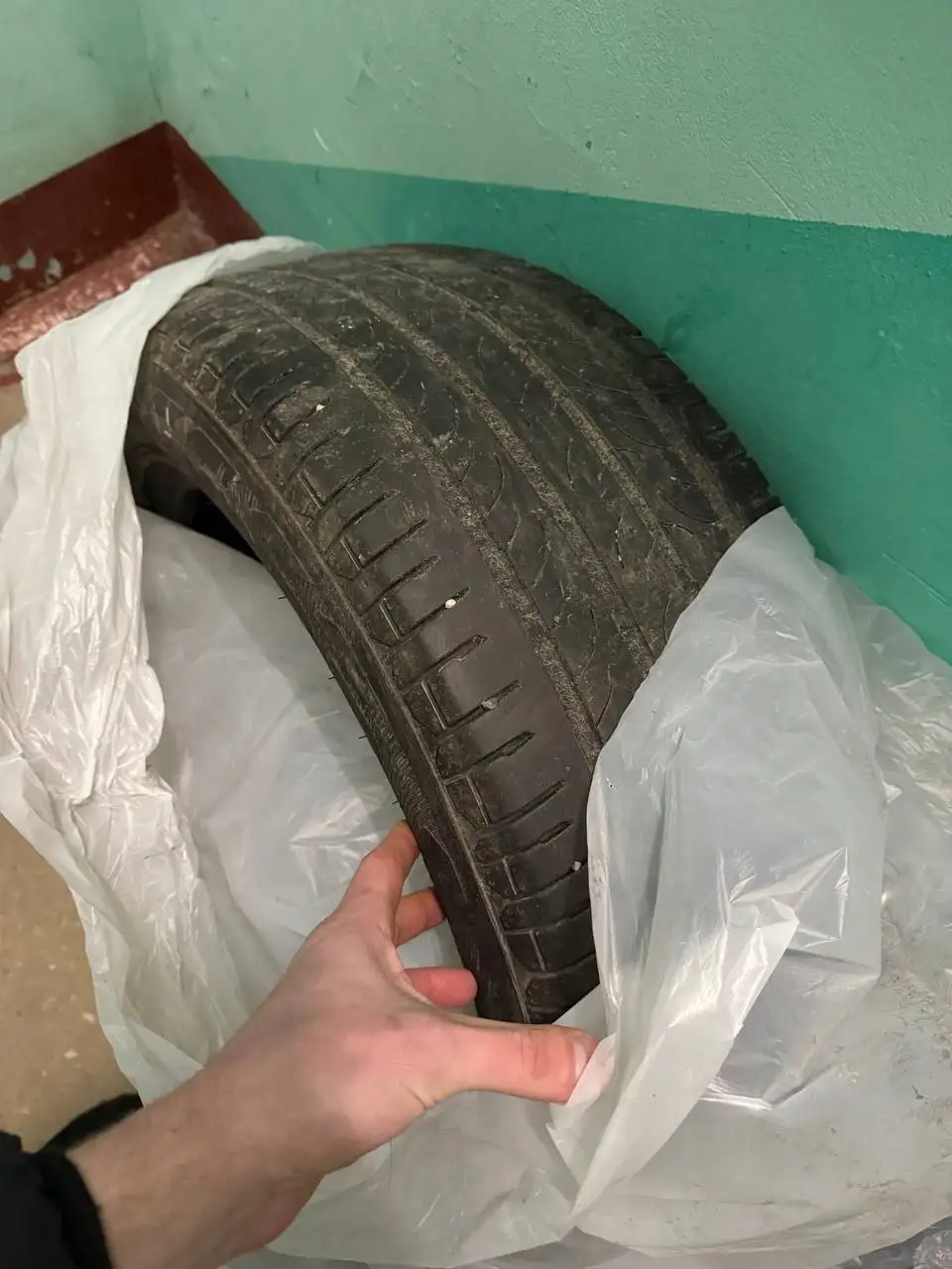 Резина 18 радиус - Шины и диски (Авто) в Казань