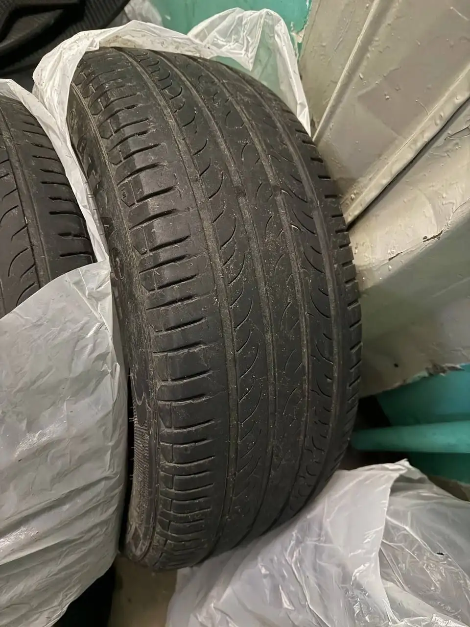 Резина 18 радиус - Шины и диски (Авто) в Казань