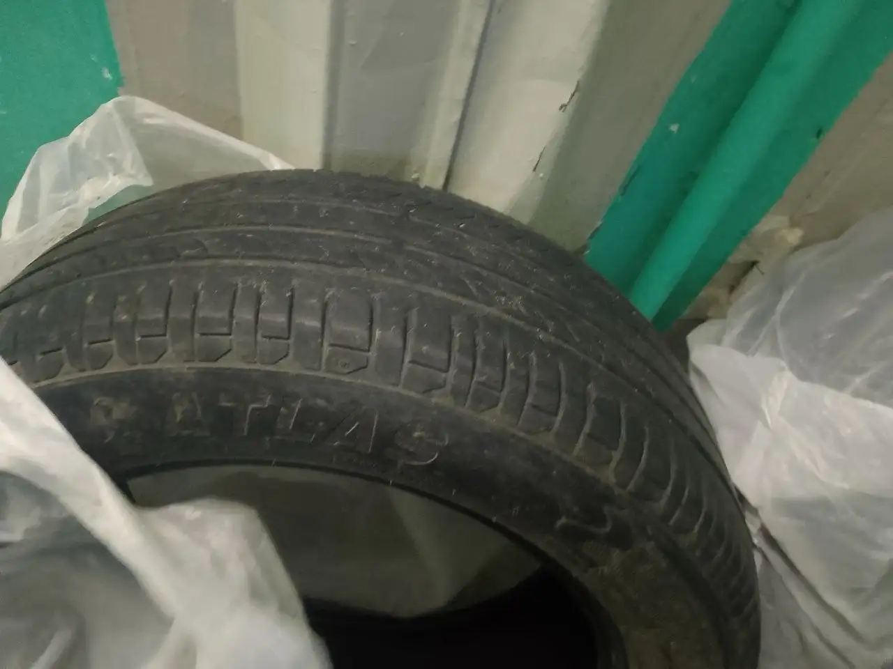 Резина 18 радиус - Шины и диски (Авто) в Казань