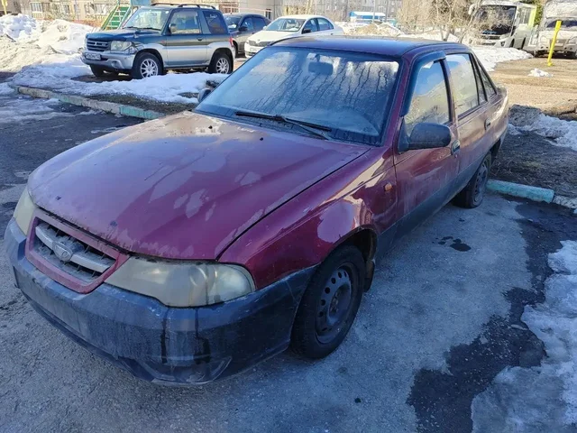 Автомобиль 2012 года на 16-дюймовых дисках - Подержанные автомобили в Казань