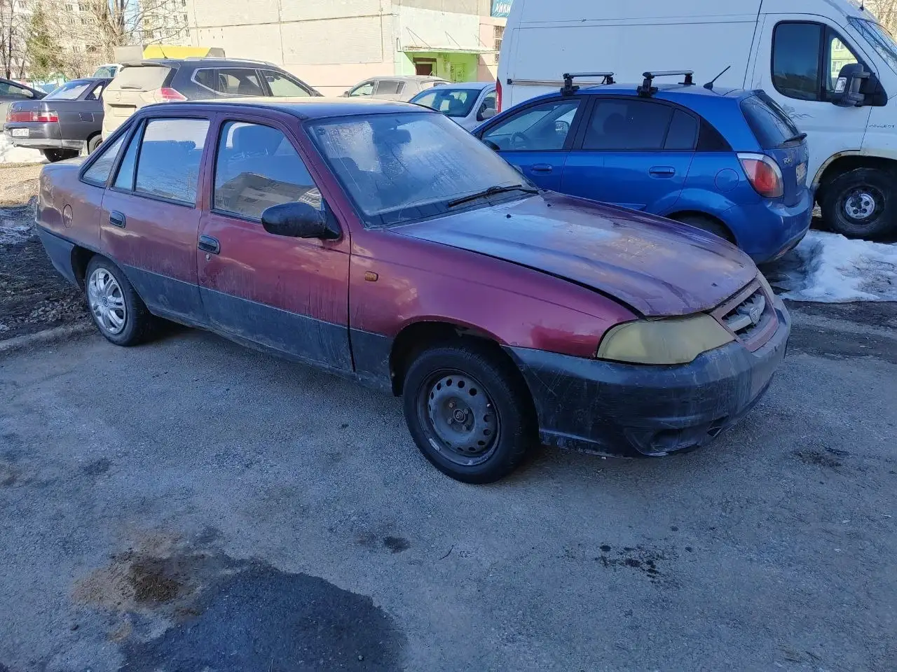 Автомобиль 2012 года на 16-дюймовых дисках - Авто в Казань