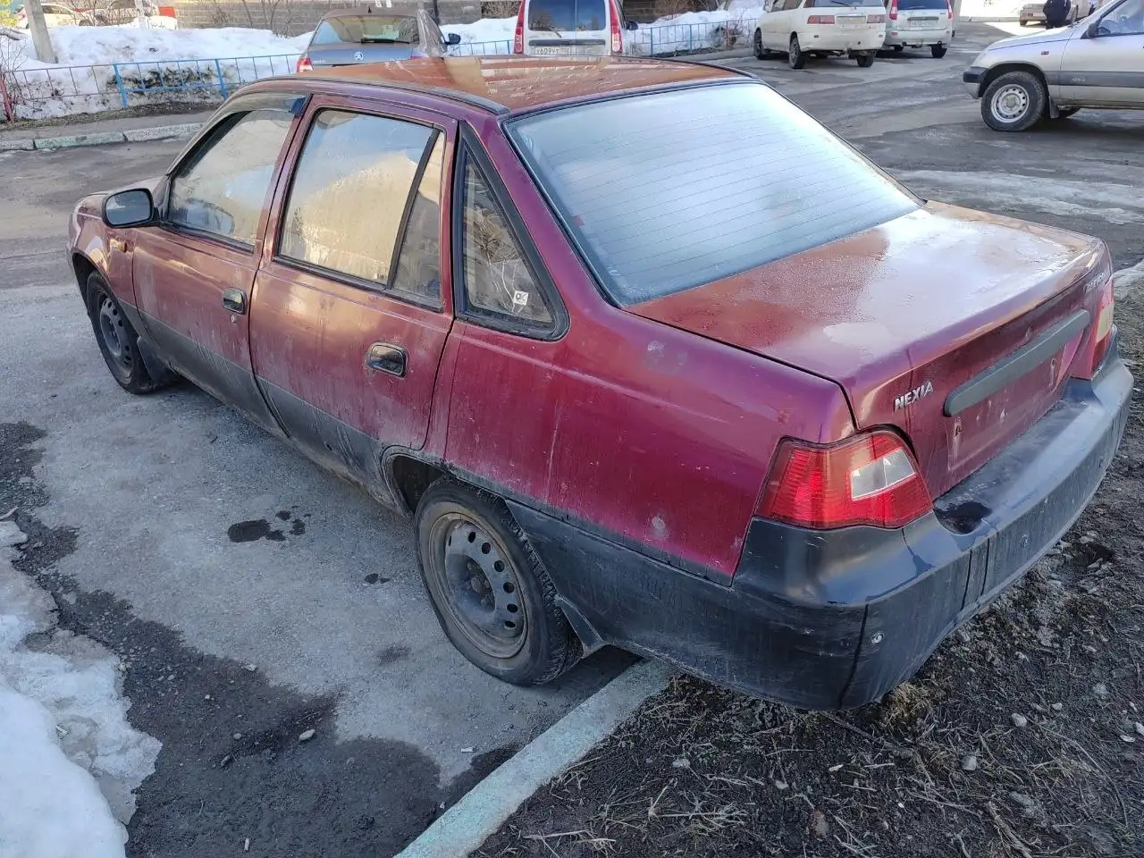 Автомобиль 2012 года на 16-дюймовых дисках - Авто в Казань