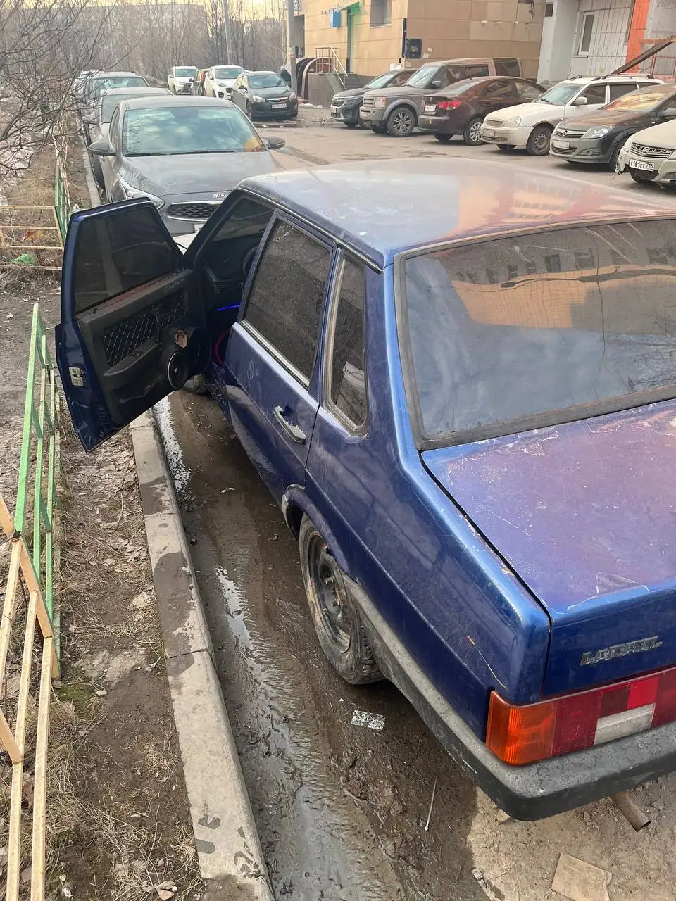 Продажа автомобиля ВАЗ 21099 2000 года с неисправностью - Легковые автомобили (Авто) в Казань