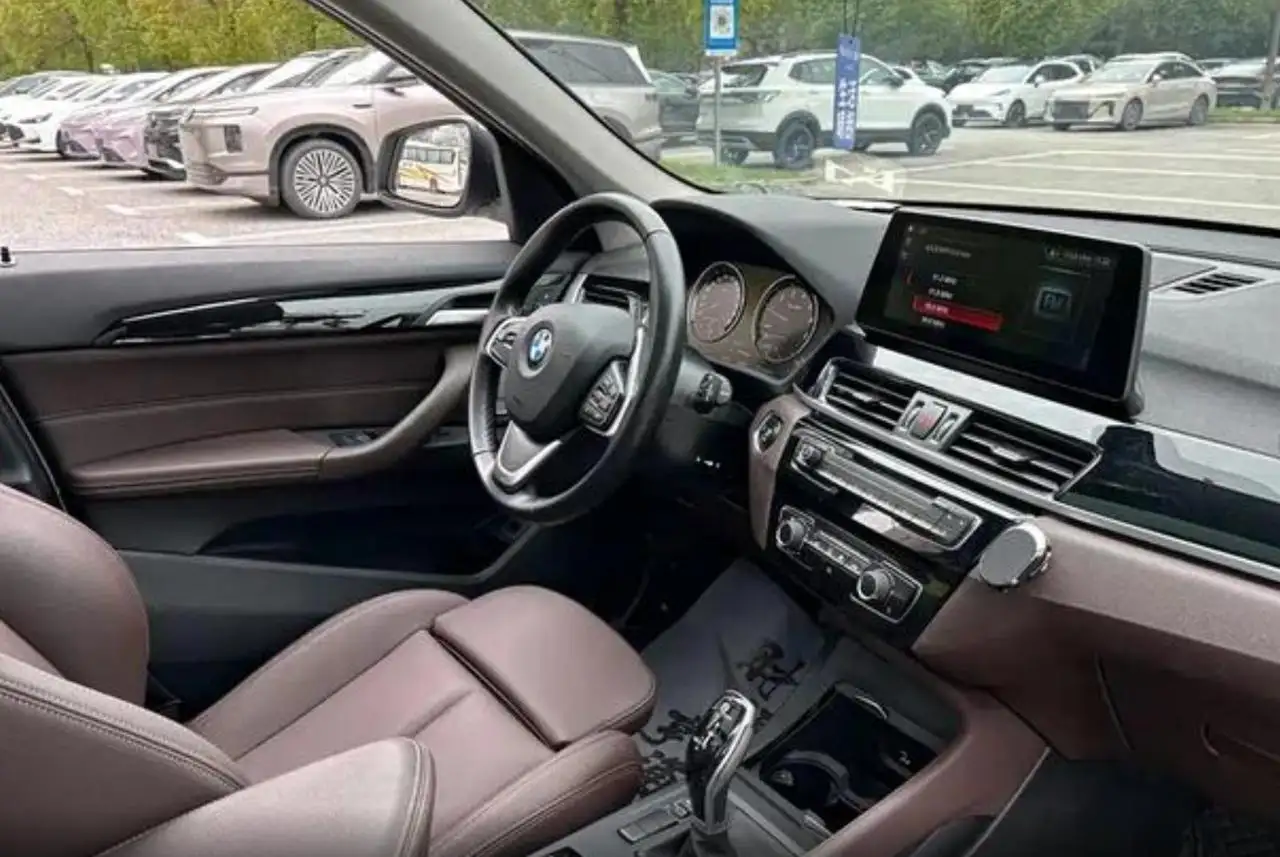 BMW X1 2021 facelift sDrive20Li 1.5t 140 сил 55к пробег - Легковые автомобили (Авто) в Москва