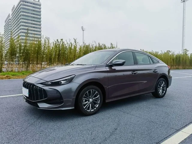 Продажа MG5 2025 180DVVT Global Luxury Edition - Авто в Казань