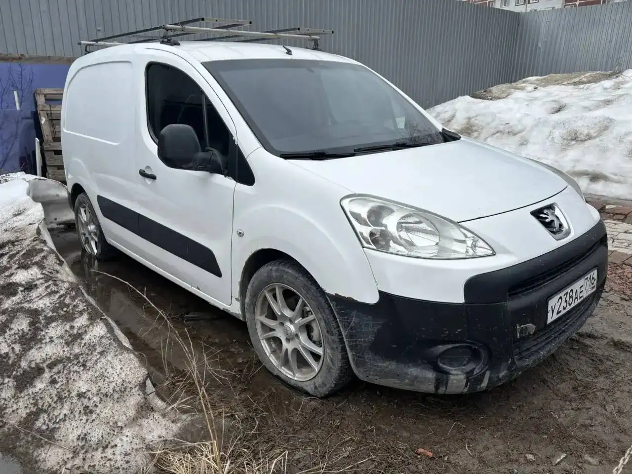Peugeot Partner 2011 года выпуска - Авто в Казань