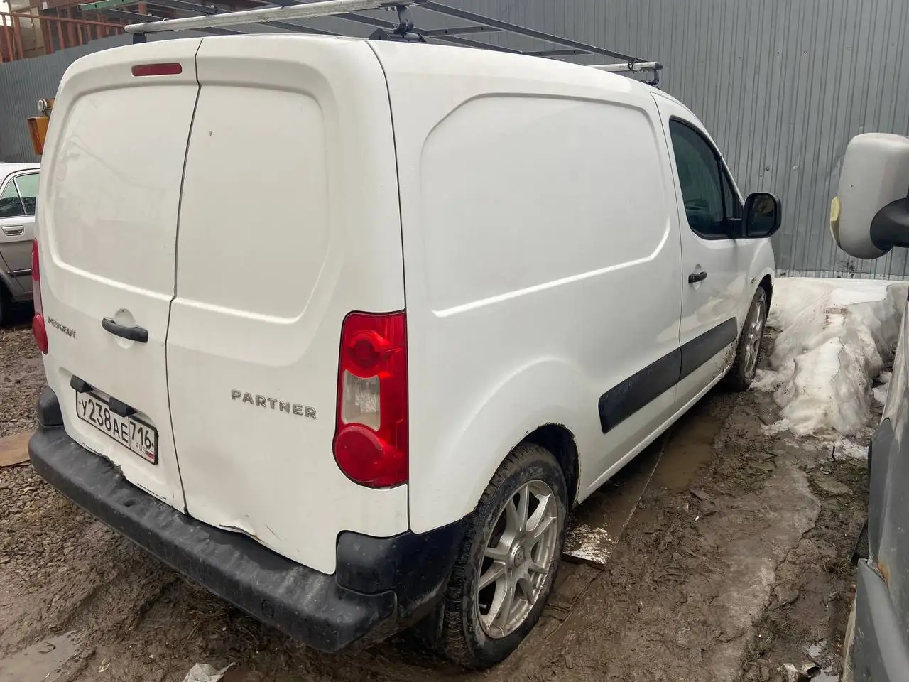 Peugeot Partner 2011 года выпуска - Авто в Казань