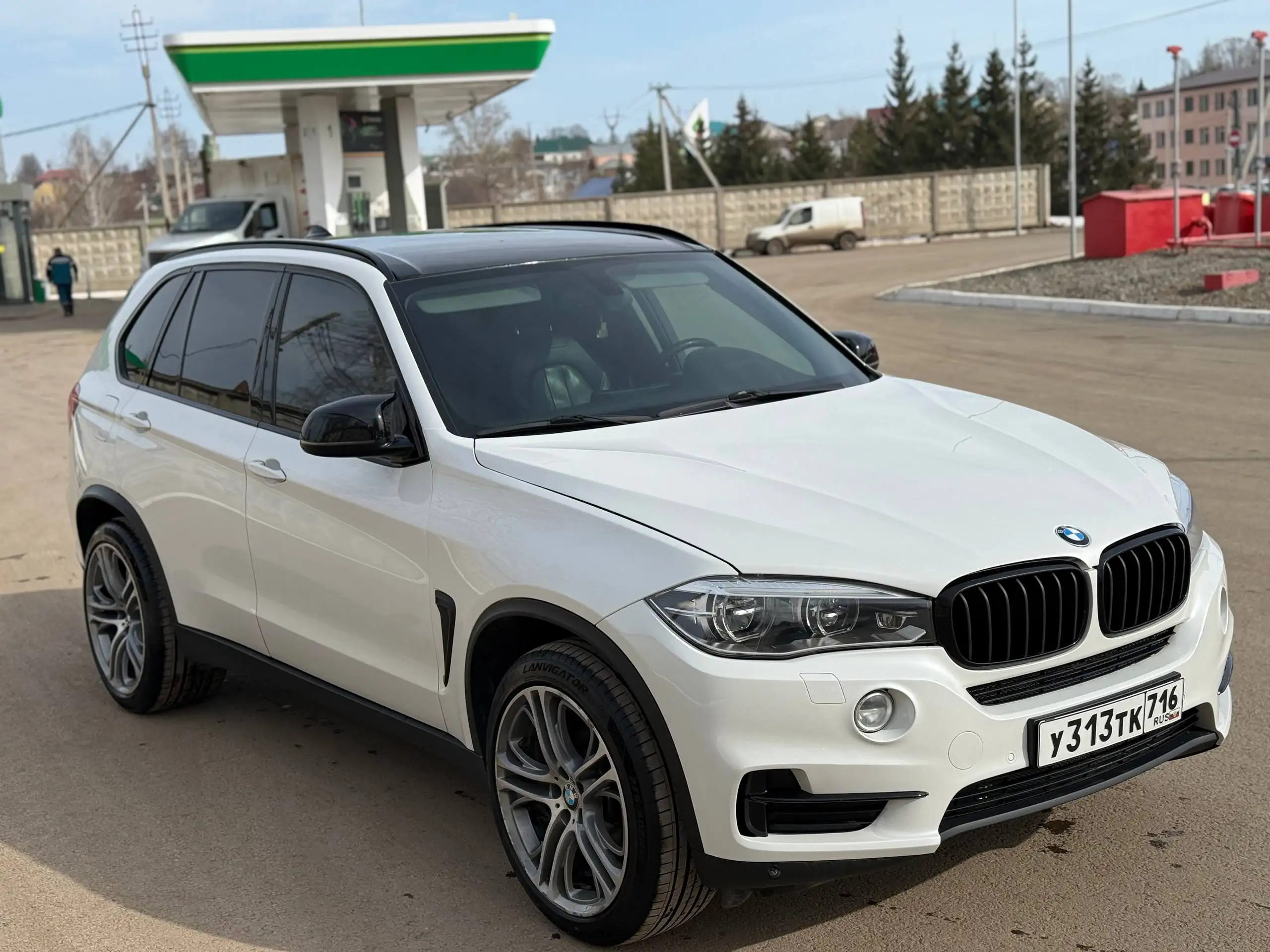 Продажа автомобиля Volkswagen Tiguan 2016/2017 года, 3.0 дизель 249 л.с. - Легковые автомобили (Авто) в Альметьевск