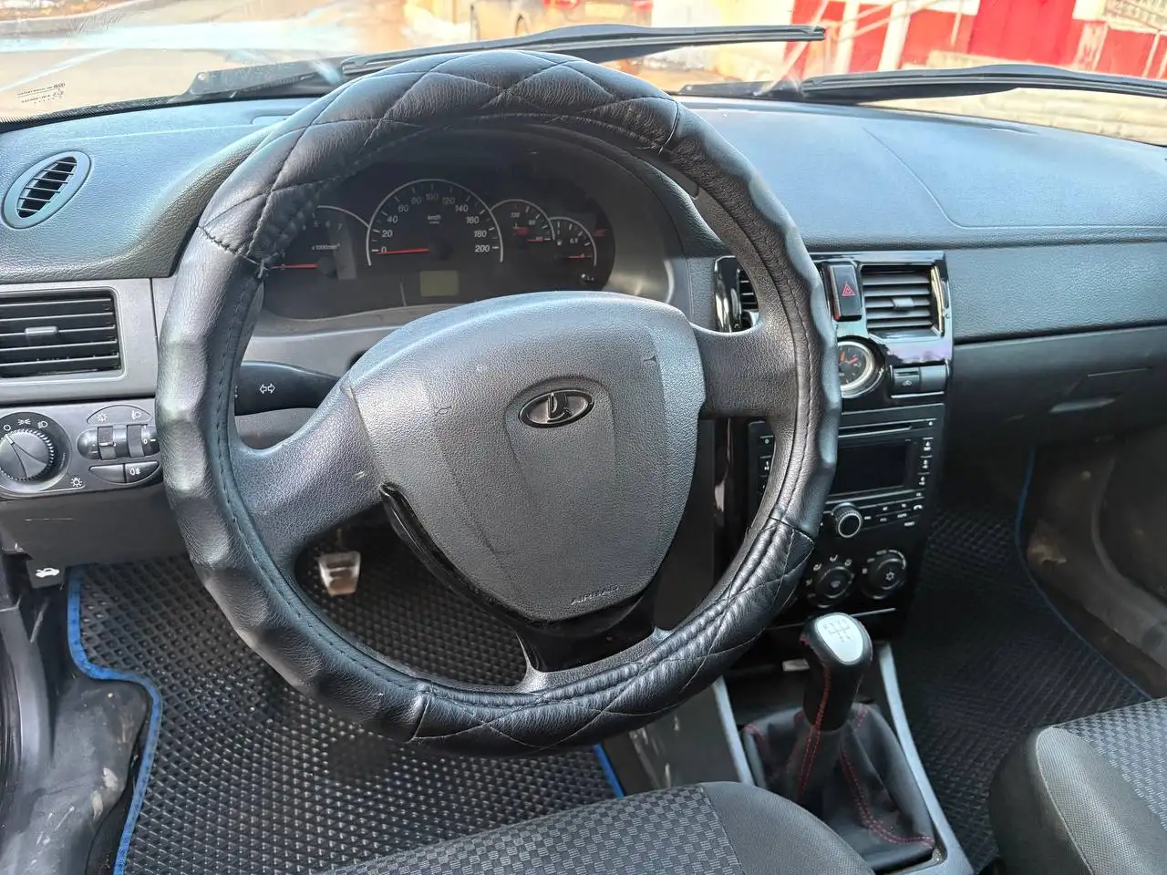 Продажа Лада Приора 2011 года с кондиционером и автозапуском - Легковые автомобили (Авто) в Казань