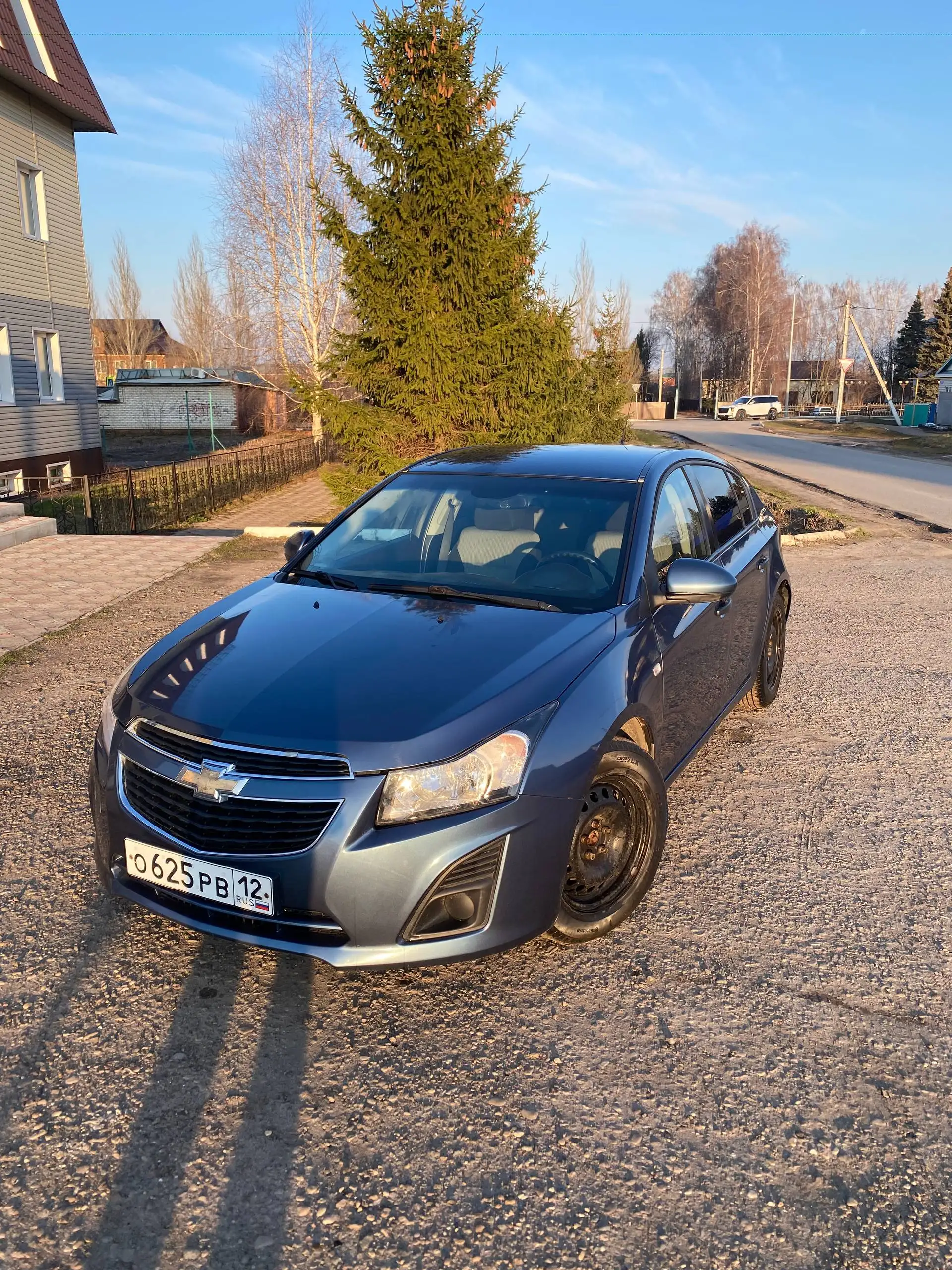 Продажа Chevrolet Cruze 2012 года в надежной связке 1.6 и механика - Авто в Буинск