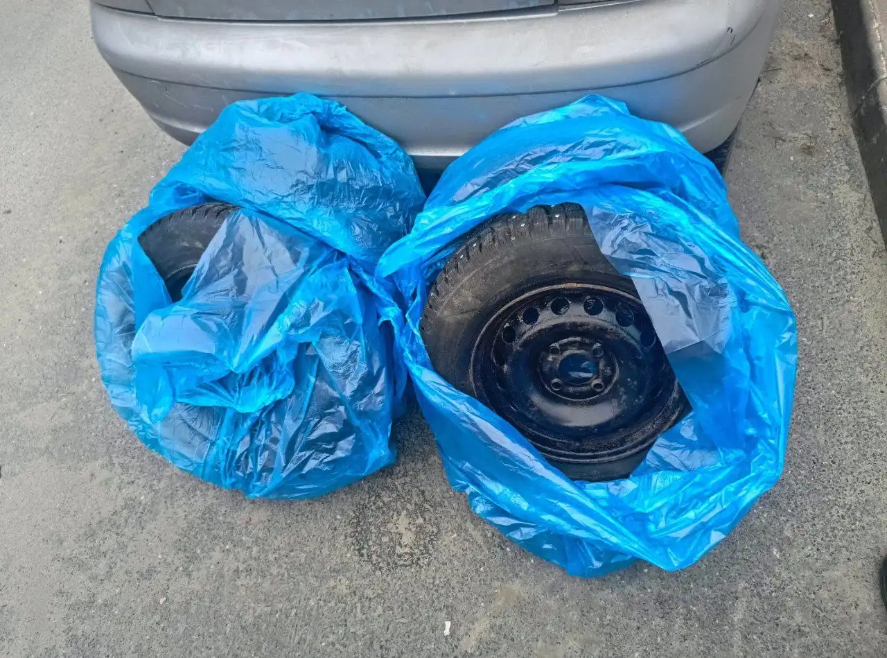 Зимние колёса R13 в сборе - Шины и диски (Авто) в Казань