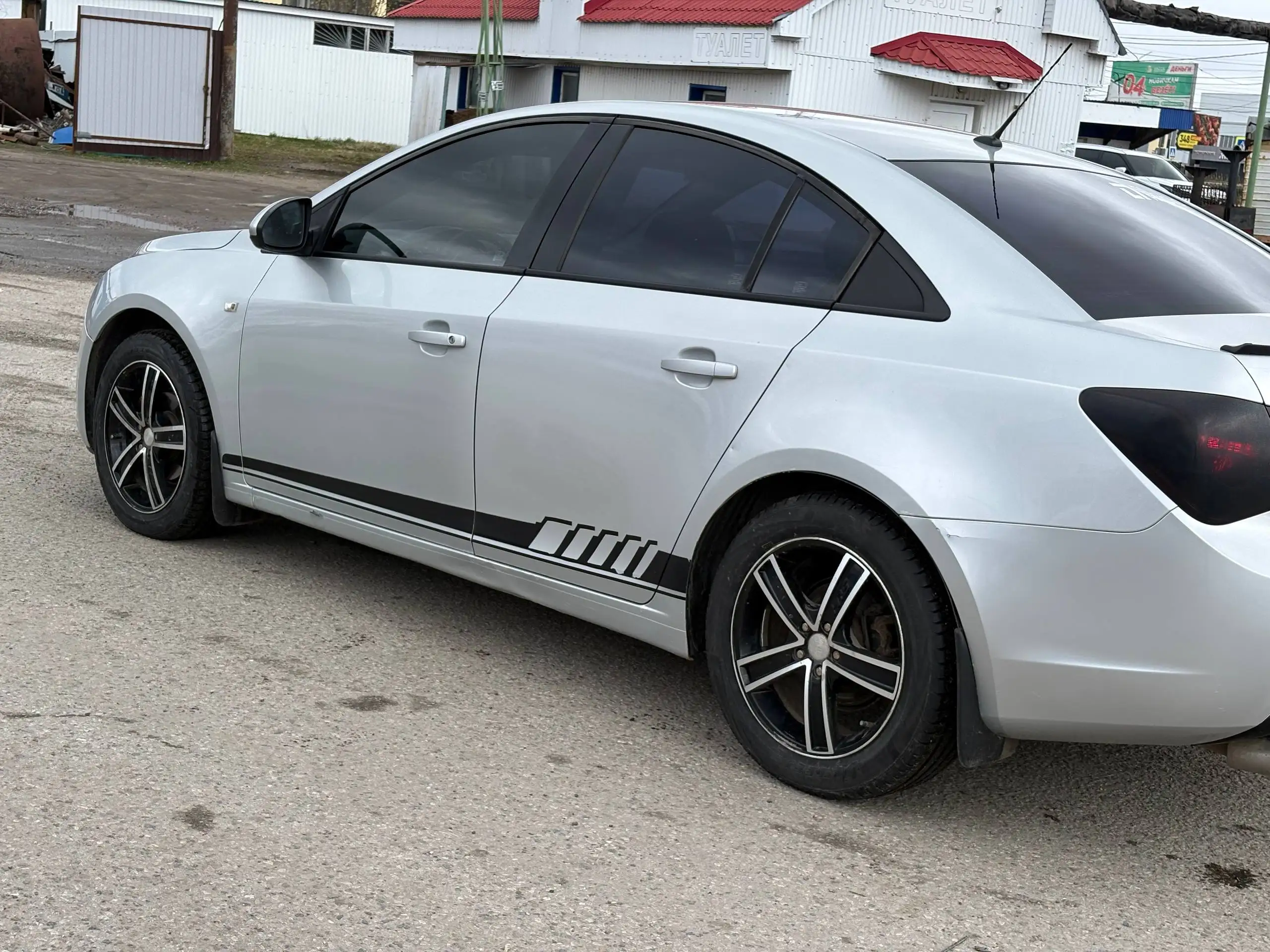 Chevrolet Cruze 2011, 1.8 AT - Легковые автомобили (Авто) в Канаш