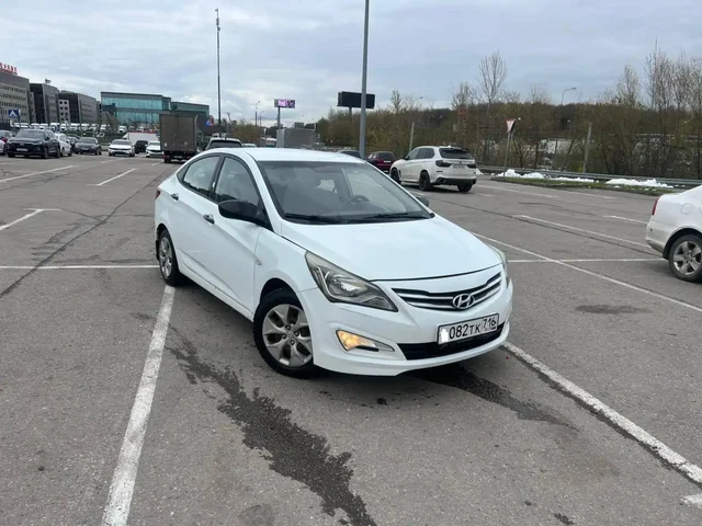 Hyundai Solaris 2015 - Грузовые автомобили в Москва