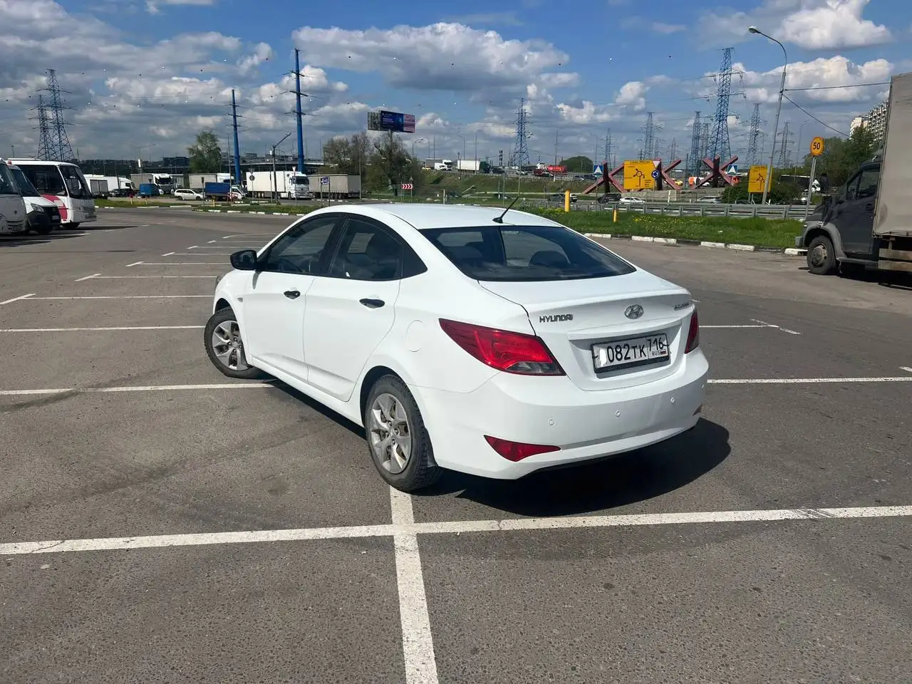 Hyundai Solaris 2015 1.4 АКПП - Авто в Москва