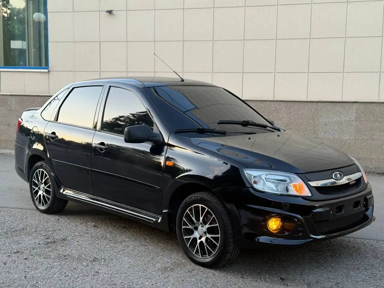 Лада Гранта 2013 год - Легковые автомобили (Авто) в Казань