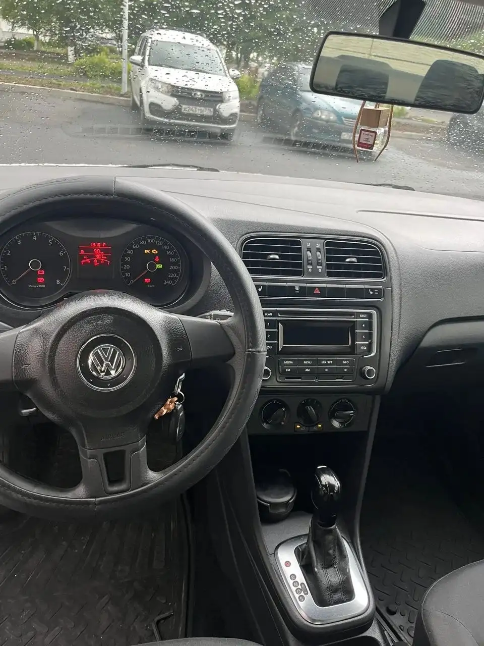Volkswagen Polo 2014 - Легковые автомобили (Авто) в Набережные Челны