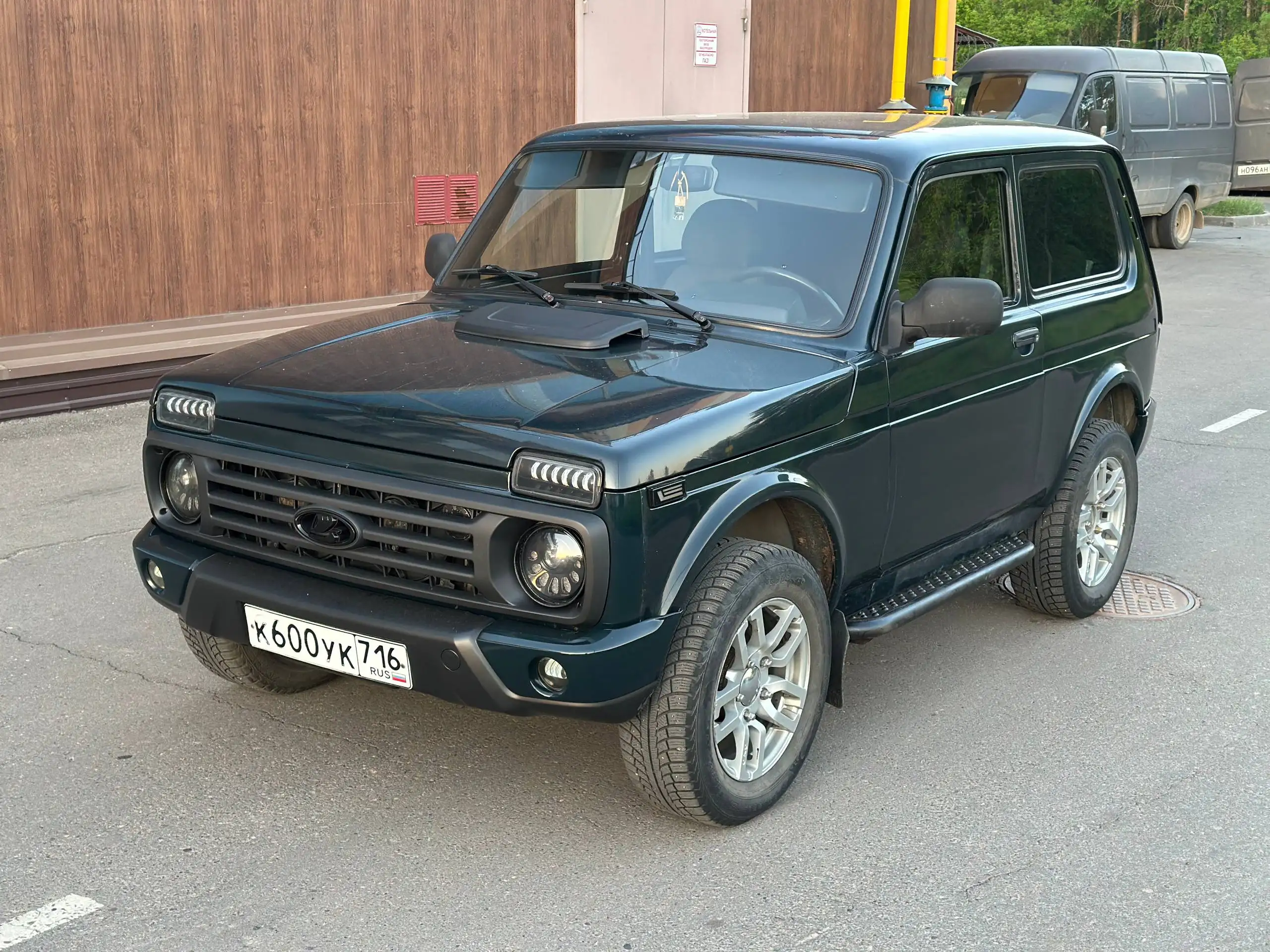 Нива 2013 года, 107000 км - Внедорожники (Авто) в Нижнекамск
