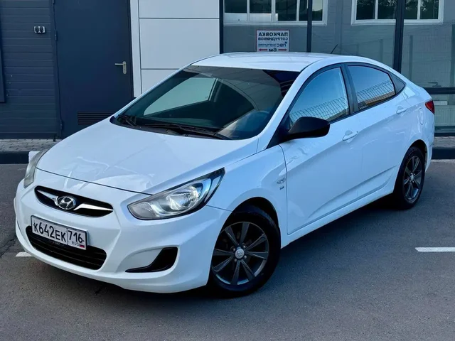 HYUNDAI SOLARIS 2014 - Скутеры и мотоциклы в Набережные Челны