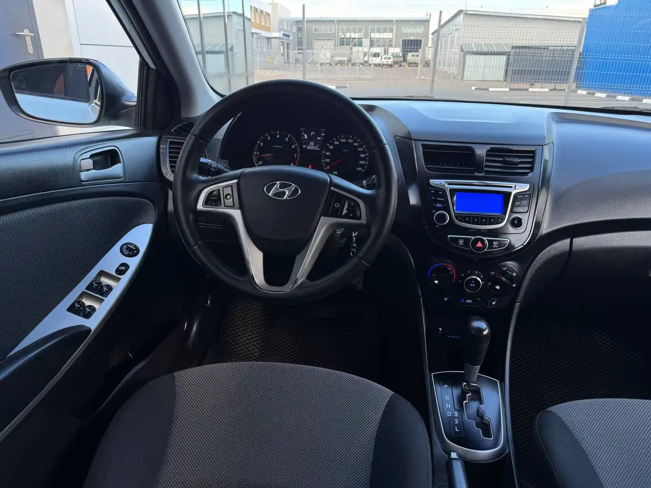 HYUNDAI SOLARIS 2014 - Легковые автомобили (Авто) в Набережные Челны