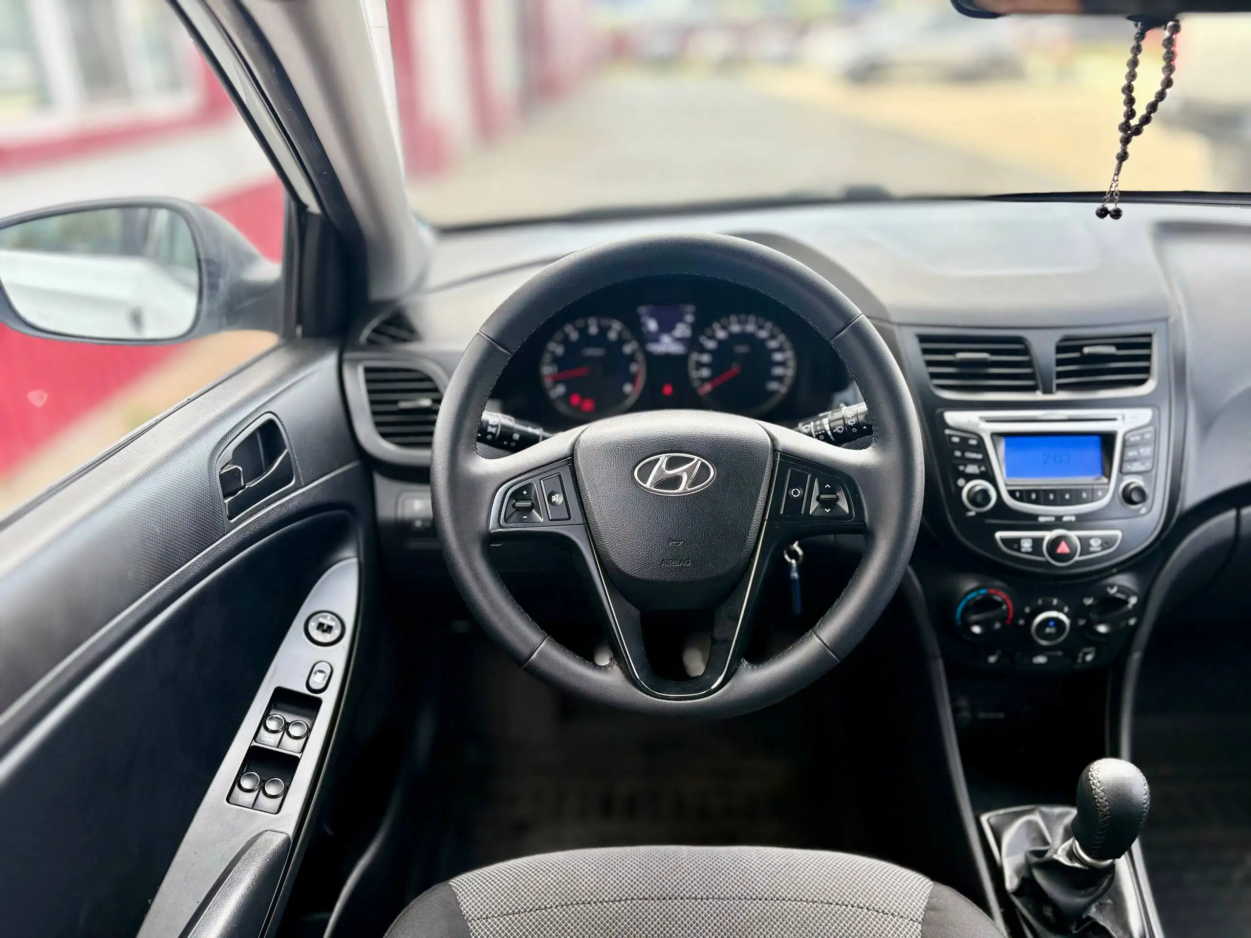 HYUNDAI SOLARIS 2011 - Легковые автомобили (Авто) в Нижнекамск