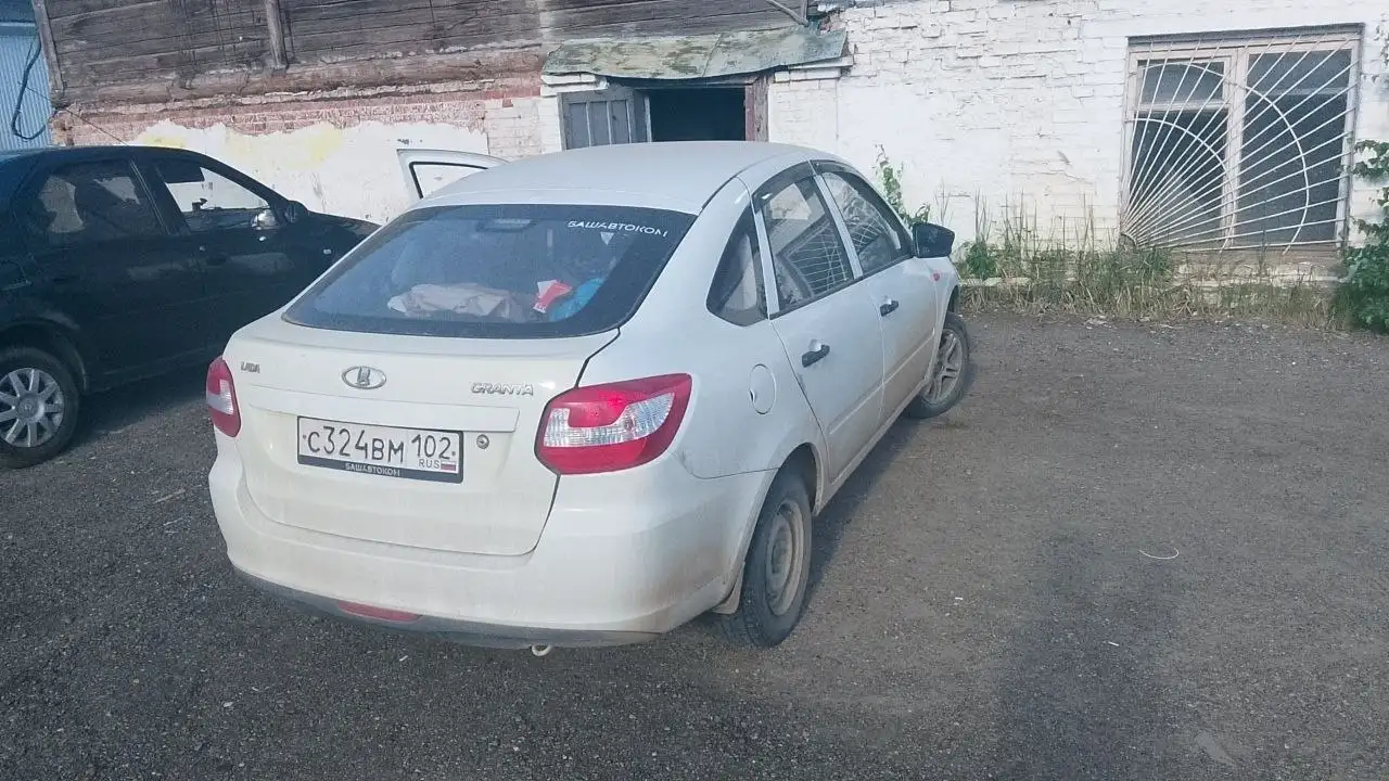 Лада Гранта лифтбек 2014 - Легковые автомобили (Авто) в Набережные Челны