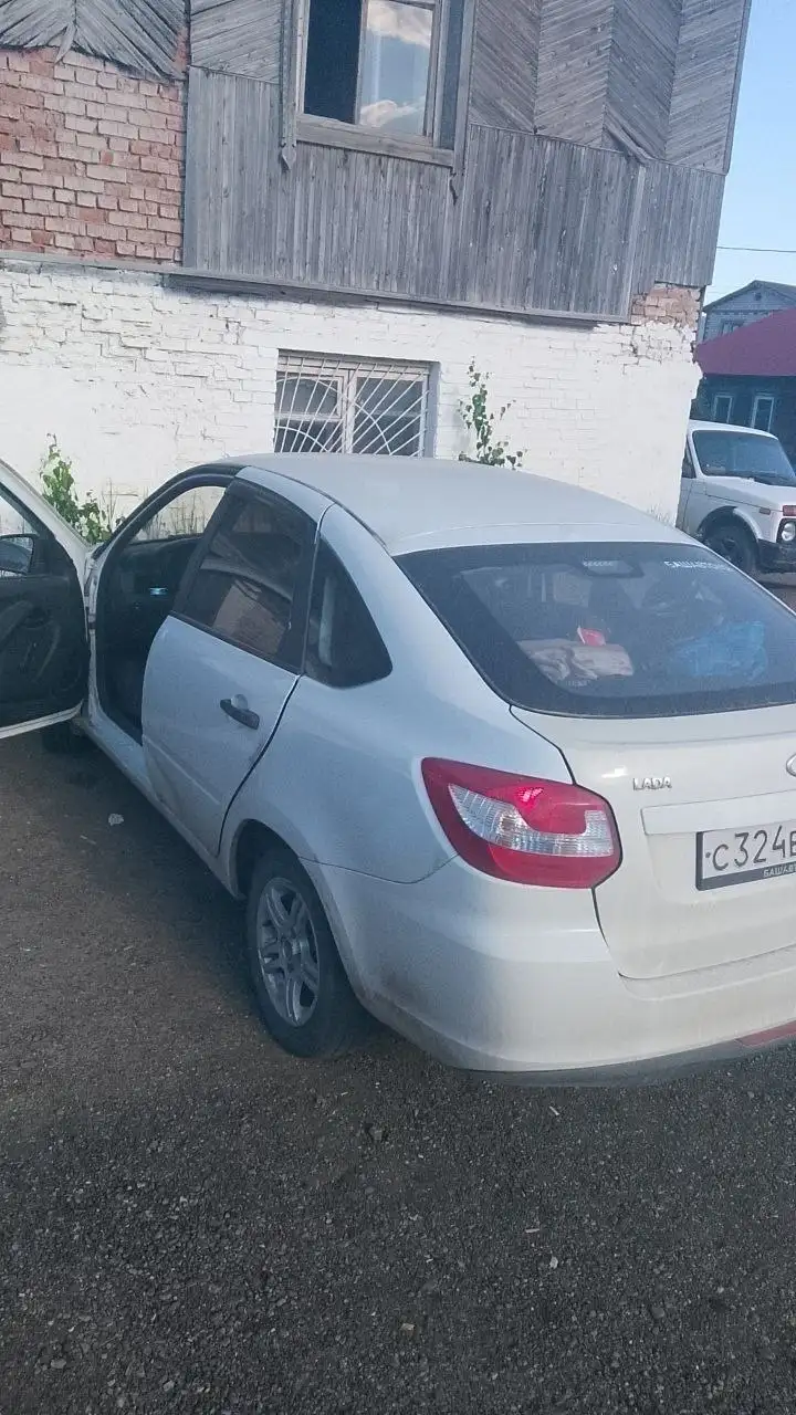 Продажа Лада Гранта Лифтбек 2014 - Легковые автомобили (Авто) в Набережные Челны