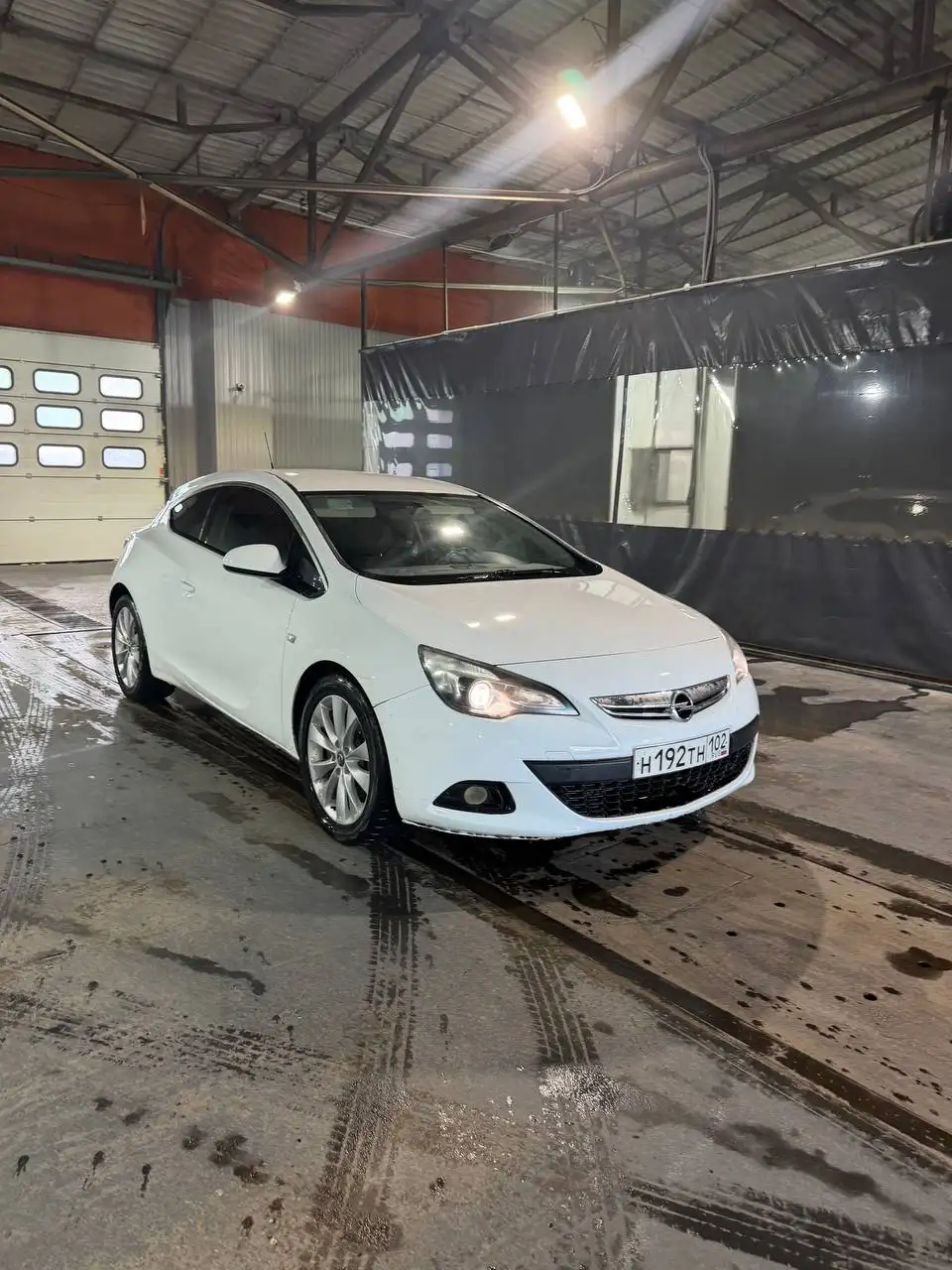 Продажа Opel Astra GTC J 1.8 140л.с 2012 - Легковые автомобили (Авто) в Лениногорск