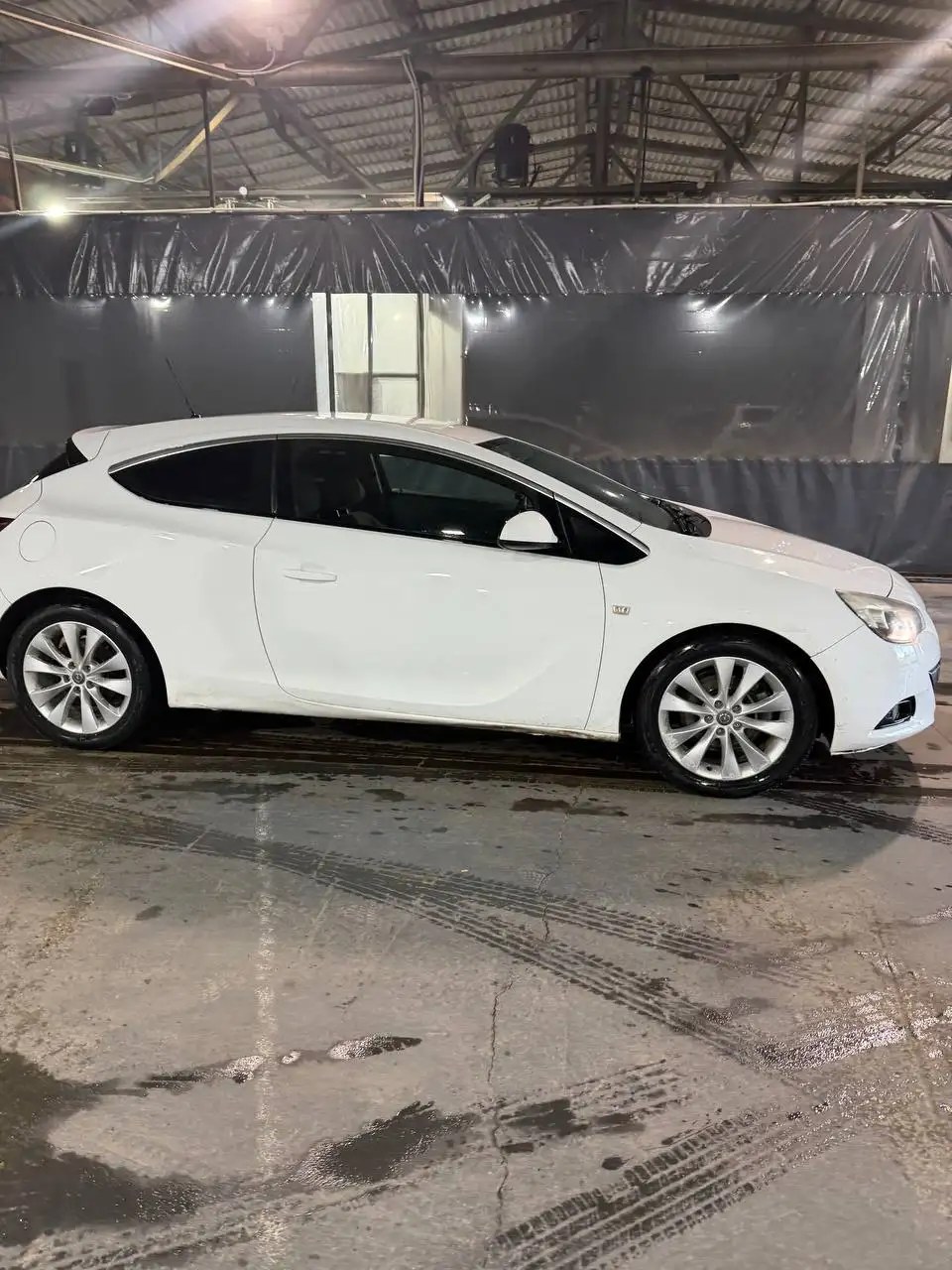 Продажа Opel Astra GTC J 1.8 140л.с 2012 - Легковые автомобили (Авто) в Лениногорск