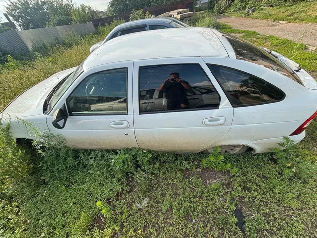 Автомобиль 2011 года 1.6 бензин механика - vaz/lada в Казань