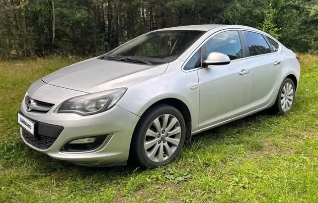 Opel Astra J-рестайлинг седан 2013 года - Куплю автомобиль в Казань