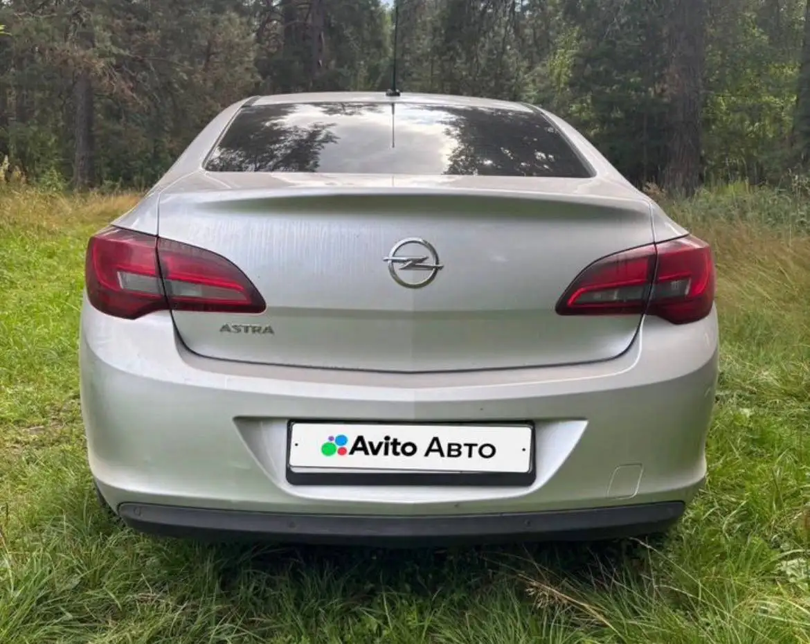 Opel Astra J-рестайлинг седан 2013 года - Легковые автомобили (Авто) в Казань