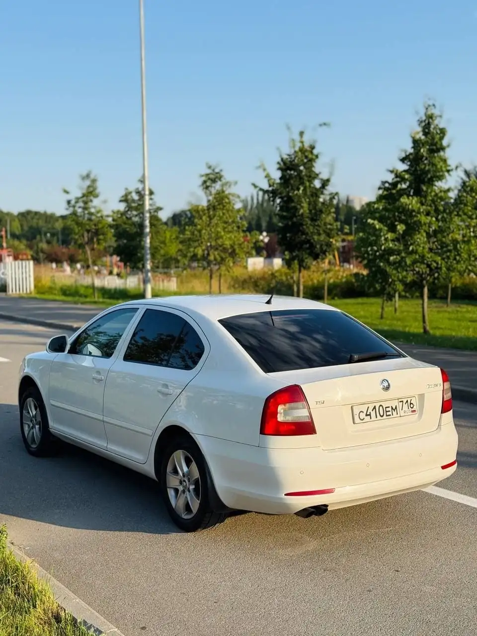 Шкода Октавия 1.8 автомат 2011 года - Авто в Казань