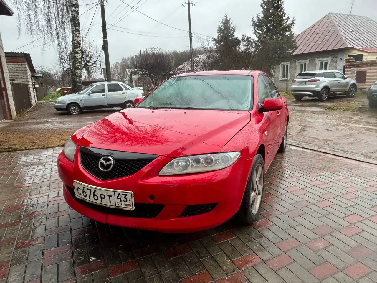 Автомобиль 2004 года выпуска