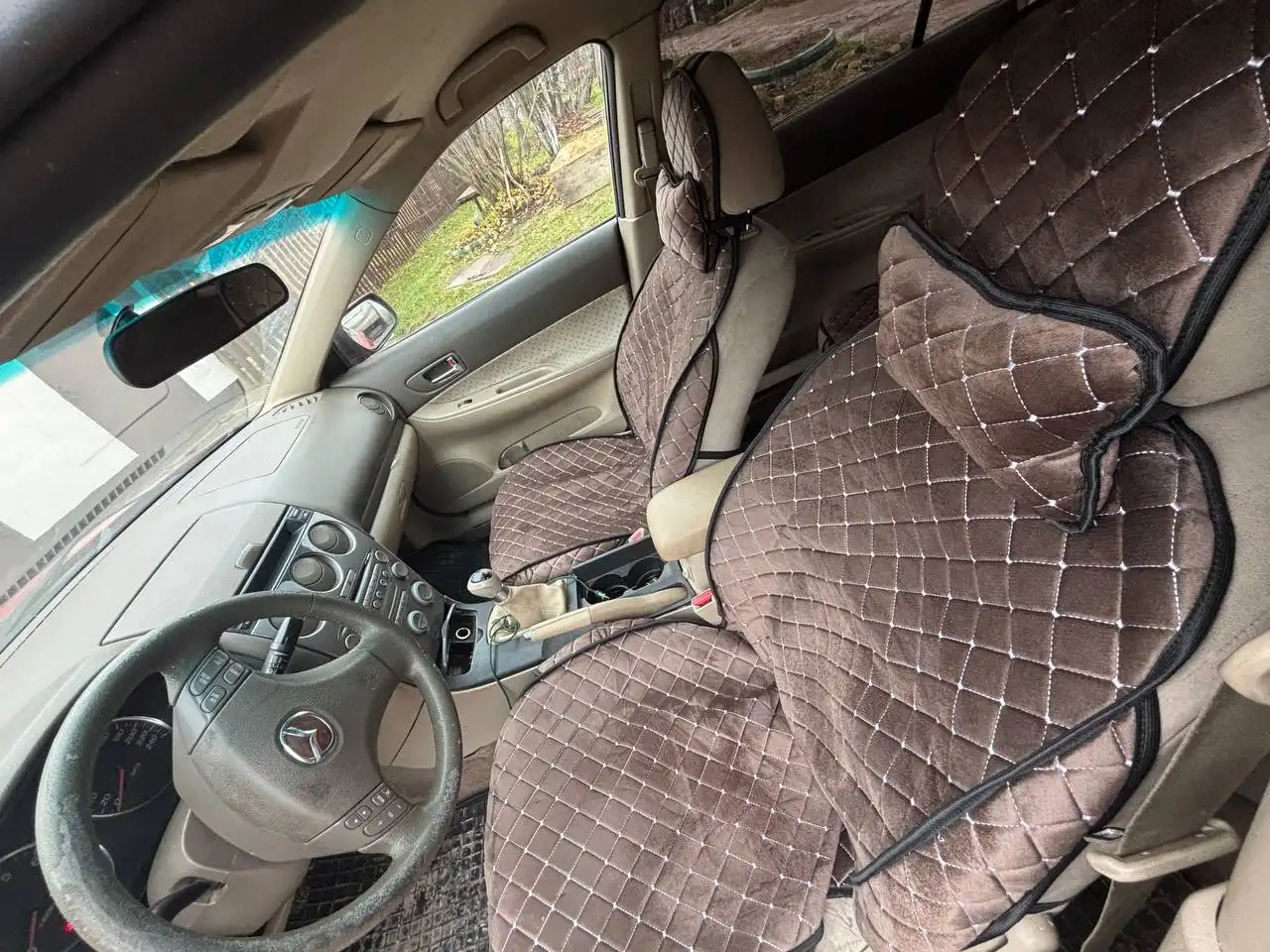 Автомобиль 2004 года выпуска