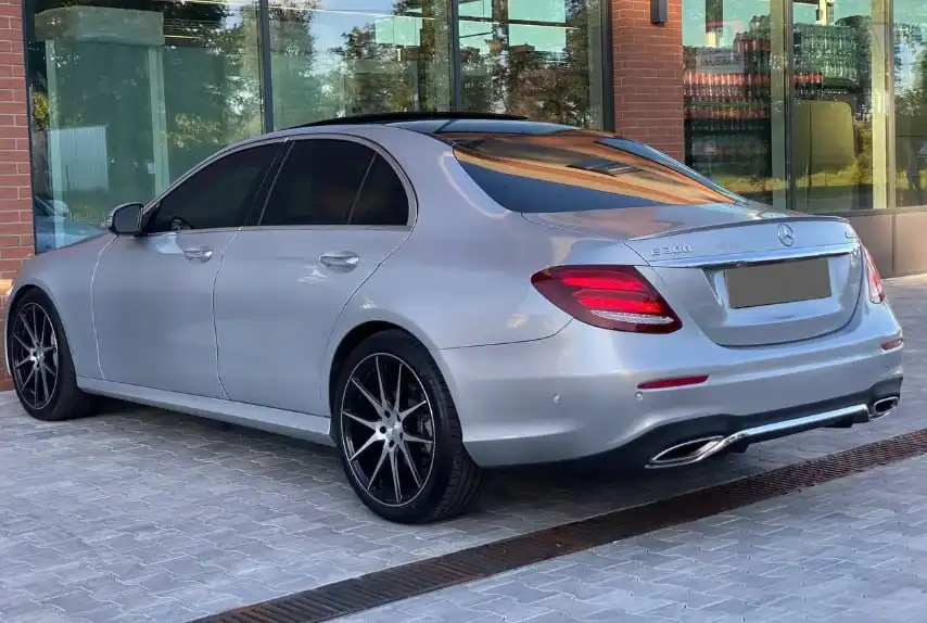 Mercedes-Benz E-Class w213 Бензин 1.99 л