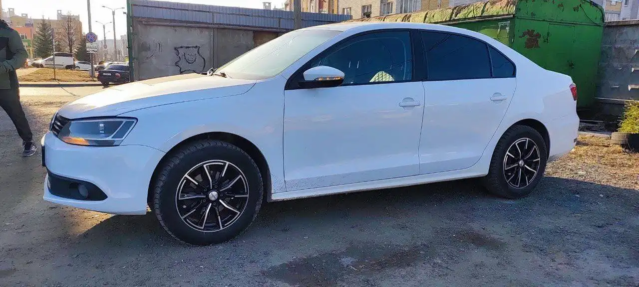 VW Jetta 2014, 1.6 МКПП, пробег 256000 км