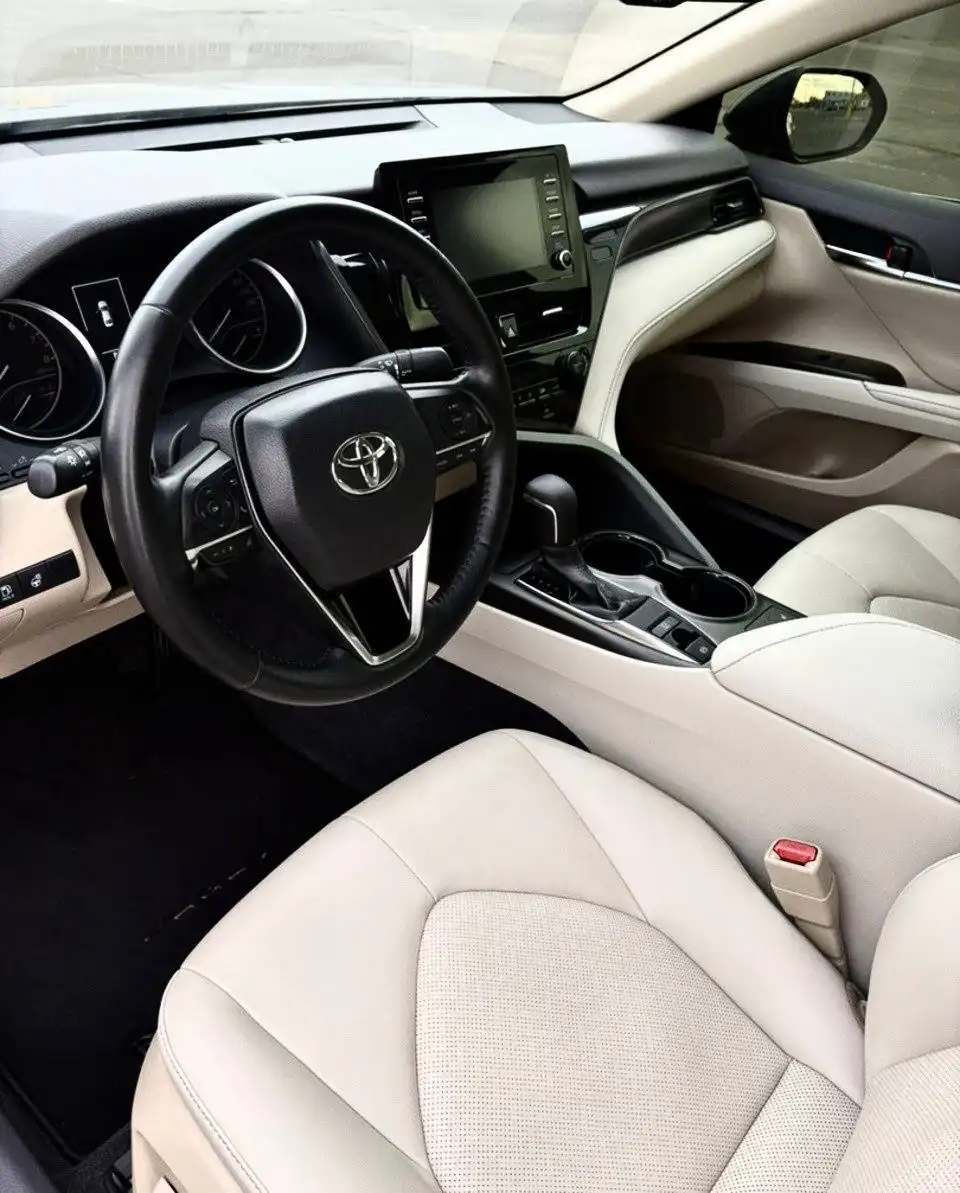 Продам Toyota Camry 2021