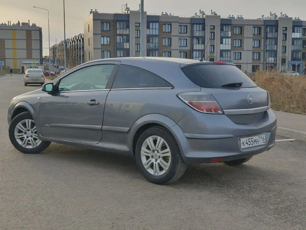 Opel Astra GTC 2007 года, 1.6 механика, комплектация Космо