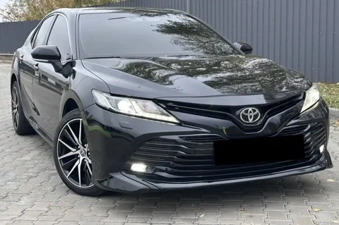 Toyota Camry с передним приводом, бензиновым двигателем 2.5 л - Авто в Казань