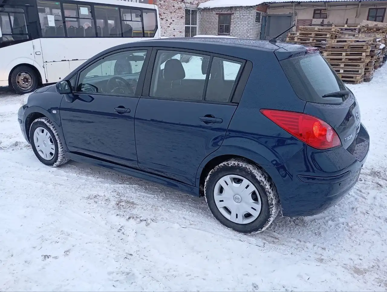 Автомобиль 2011 года с пробегом 135 тыс. км