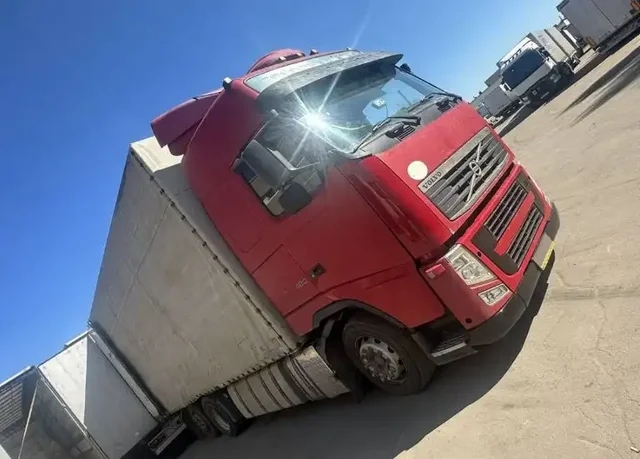 Продаётся сцепка VOLVO FH 2011 года - Авто в Москва