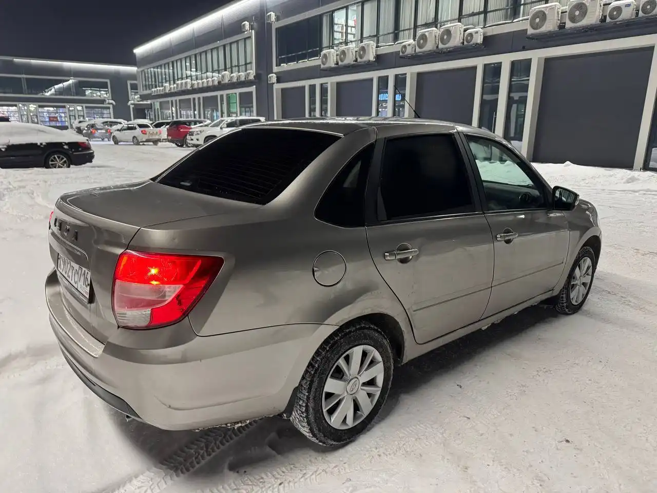 Продажа автомобиля с одним владельцем, кондиционером, подогревами