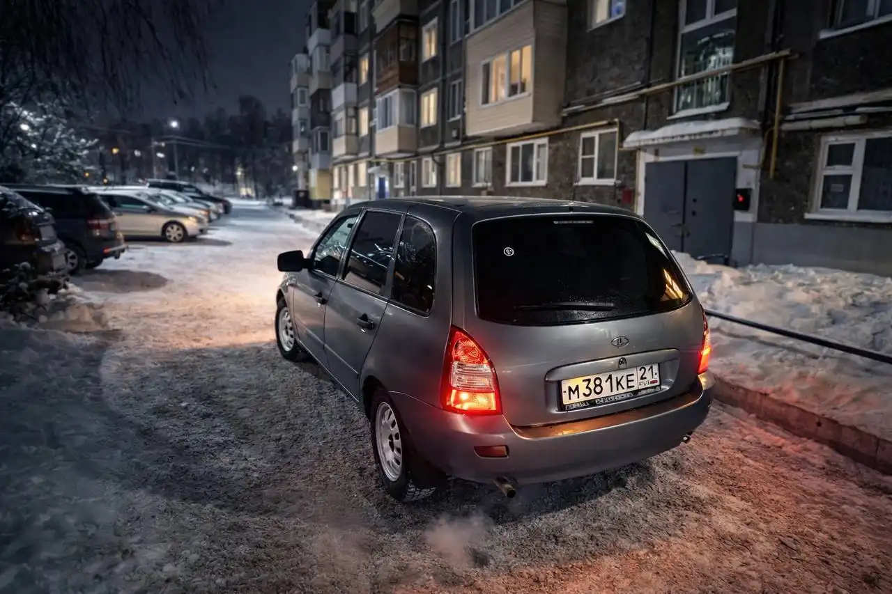 Продажа Лада Калина универсал 2011 года в Казани